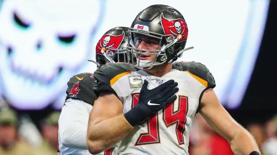 Primer jugador abiertamente gay en la historia de NFL, se retira de los emparrillados