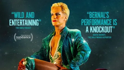 Gael Garcia Bernal da vida a Cassandro, un luchador gay