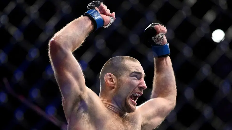 ¡Nuevo Campeón! Strickland da la sorpresa y se corona en peso mediano de UFC