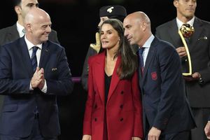 FIFA inició un procedimiento disciplinario contra de Luis Rubiales