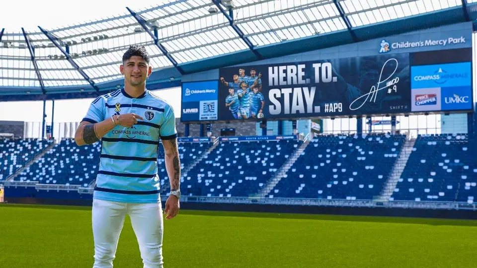 ¡Oficial! Alan Pulido extiende su vínculo con el Sporting Kansas City