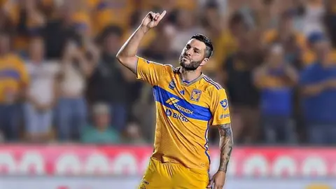 ¡Celebración felina! Gignac festeja a su hijo con temática de los Tigres