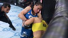 Lucero 'Loba' Acosta venció por rendición a Silvia Juaneda en Combate Global