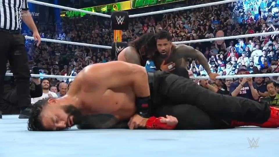 WWE Money in the Bank: Roman Reigns pierde ante The Usos