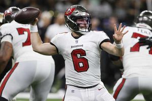 Baker Mayfield lanzó 3 TDs en la victoria de los Bucs sobre los Saints