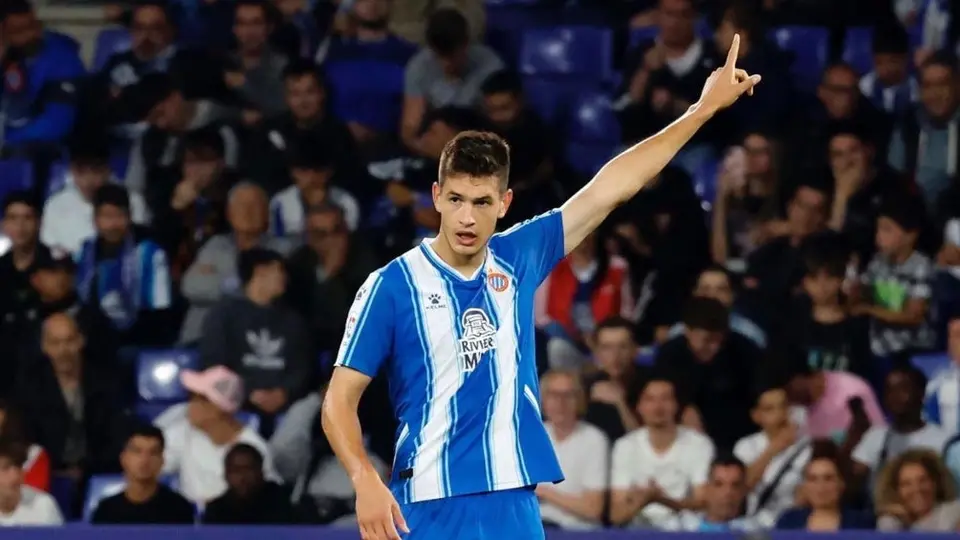César Montes se acerca al Almería, reportan medios españoles