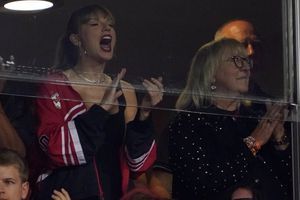 Taylor Swift 'explota' de emoción tras recepción de Travis Kelce en la victoria de Chiefs