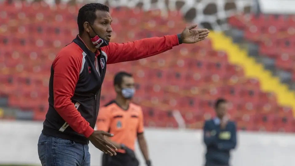 Omar Flores ha sido anunciado como director técnico interino de Atlas tras cese de Benjamín Mora