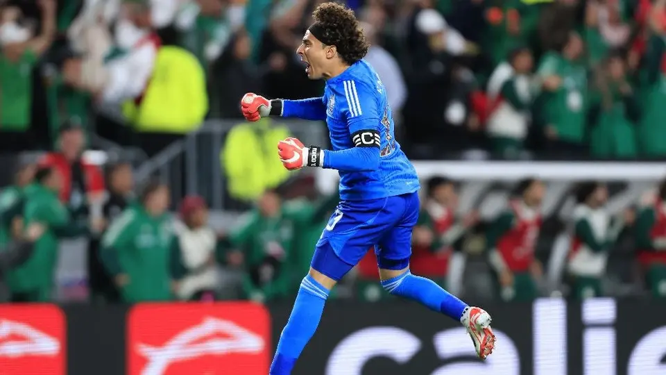 Memo Ochoa evade comentarios negativos sobre su titularidad en Selección