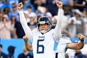 NFL: Gol de campo de Folk bajo la lluvia en tiempo extra da triunfo a Titans sobre Chargers