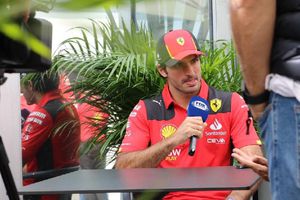 Carlos Sainz listo para las Prácticas Libres tras tener problemas estomacales