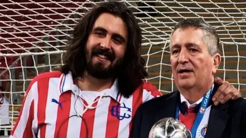 Amaury Vergara recordó a su papá en la celebración de los 31 años de Grupo Omnilife
