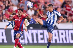 ¡De no creerse! Confunden a Luis Romo con el beisbolista Sergio Romo