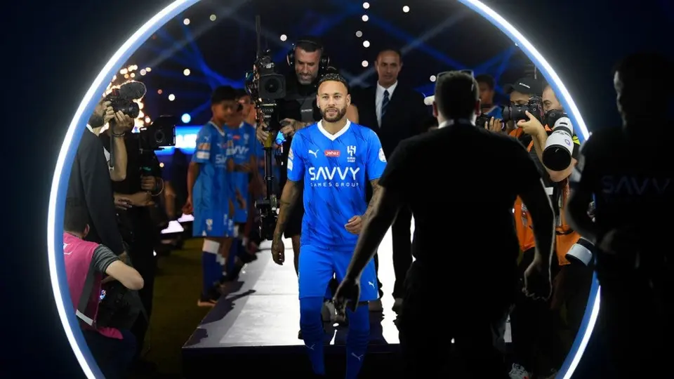 Neymar llegó lesionado al Al-Hilal y aún no tiene fecha de debut