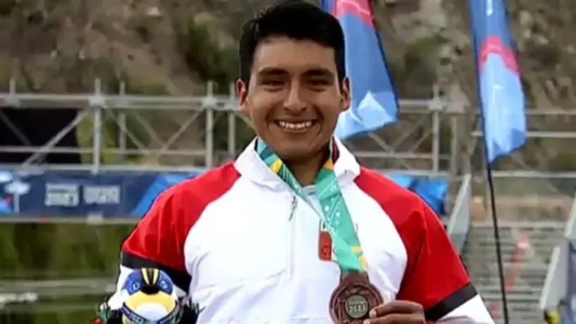Medallista peruano en Santiago 2023 rechaza reconocimiento y denuncia falta de apoyo