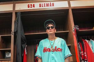 ¡Diablos Rojos del México con invitado especial! El Alemán estuvo presente en el estadio
