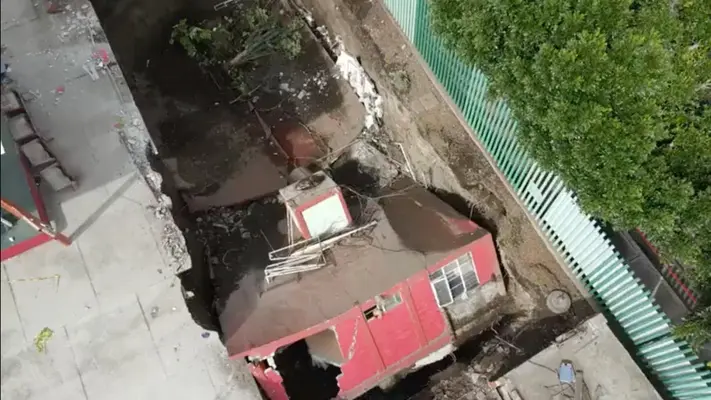 ¡Se lo tragó la tierra! Gimnasio de box cae a socavón en deportivo de la Gustavo A. Madero