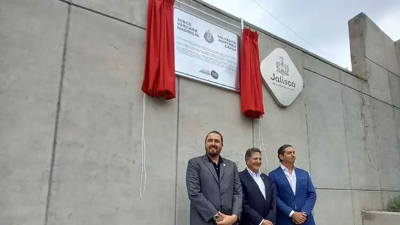 Se inaugura el 'Andador Chivas' que lleva a los aficionados de  Mi Macro Periférico al Estadio Akron