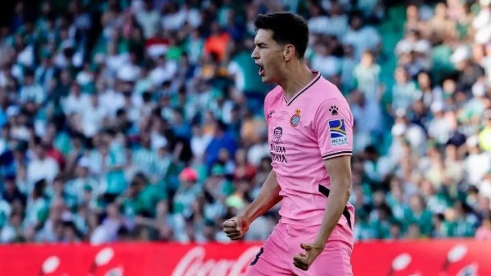 César Montes manda mensaje de agradecimiento al Espanyol tras su salida