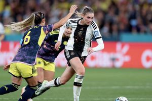 Narrador colombiano hizo comentarios polémicos en un partido del Mundial Femenil 2023