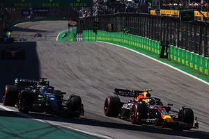 Hija de 'Checo' Pérez trollea al piloto mexicano: 'muy padre, pero perdiste con Fernando Alonso'