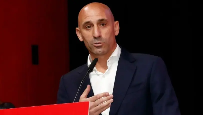 Rubiales bromeó con casarse con Jenni Hermoso durante festejos de España