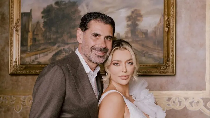 Fernando Hierro, director deportivo de Chivas, y Fani Stipkovic se casaron en una boda íntima