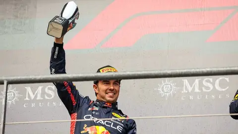Niño juega a ser Checo Pérez y vence a Max Verstappen en la Fórmula 1
