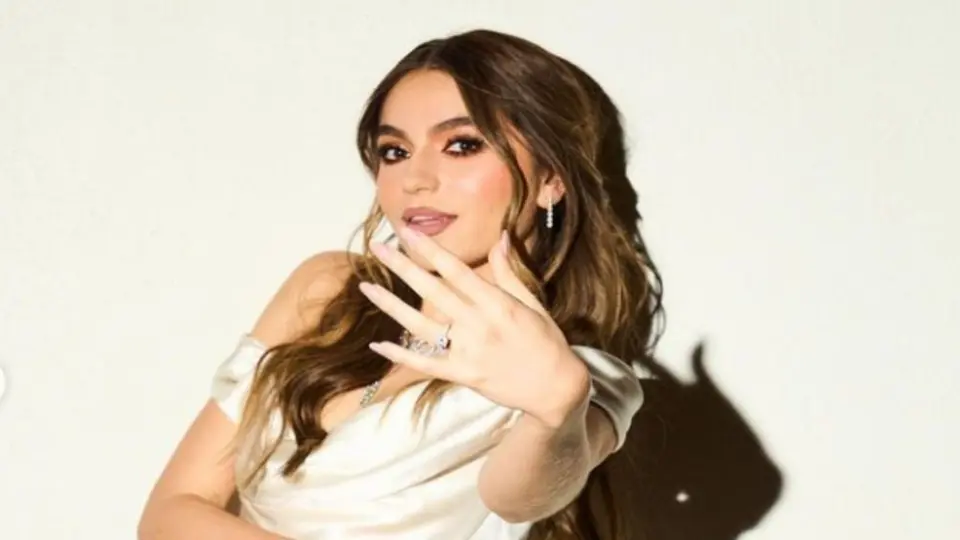Sofía Castro, hija de Angélica Rivera, anuncia su compromiso con Pablo Bernot