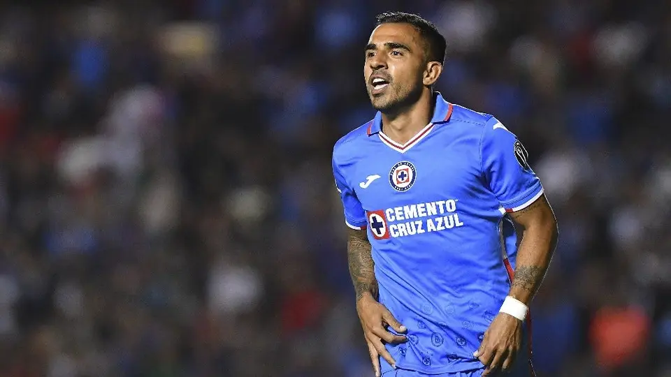 Alonso Escoboza estará fuera de las canchas tras tener una contusión en la costilla