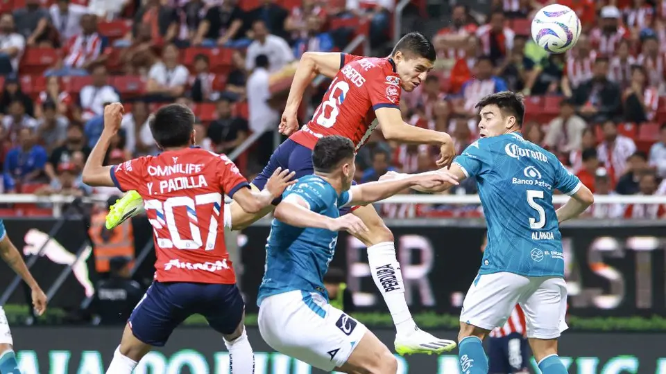 Chivas reclama alineación indebida de Joaquín Esquivel, de Mazatlán, ante la Comisión Disciplinaria