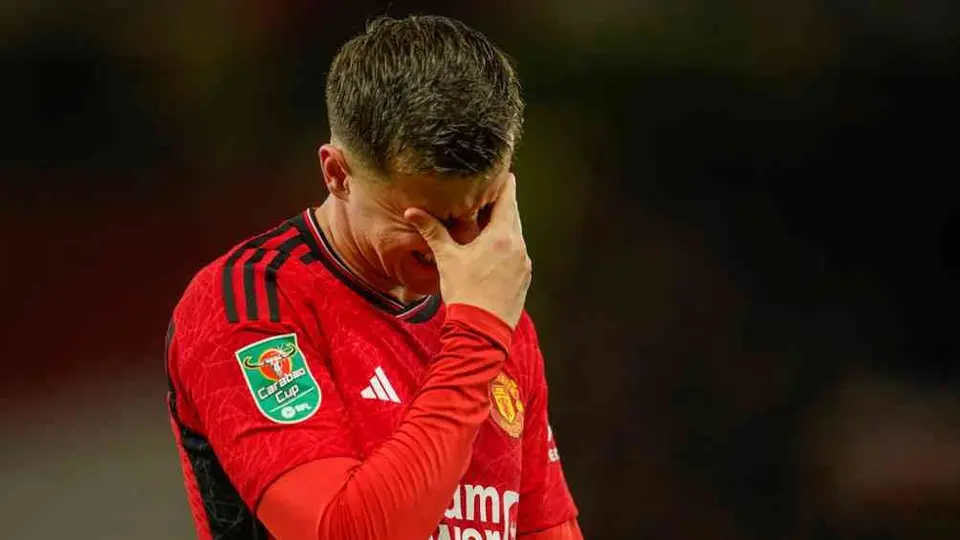 Gary Neville arremetió contra jugadores del Manchester United: "Son como un puñado de niños"