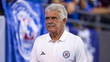 ¡Apuesta el bigote! 'Tuca' Ferretti prometió a Álvaro Morales rasurarse si América es campeón