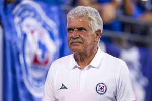 ¡Apuesta el bigote! 'Tuca' Ferretti prometió a Álvaro Morales rasurarse si América es campeón