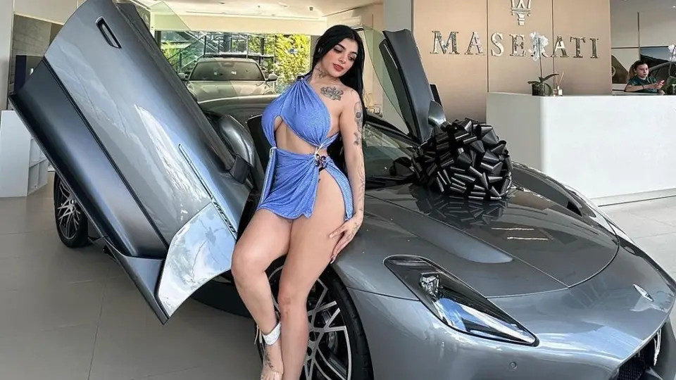 ¡Cumple su sueño! Karely Ruiz acapara las portadas de la revista Playboy México