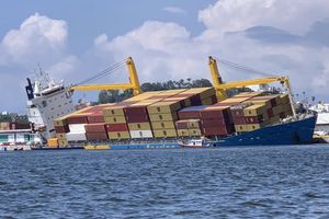 Se hunde barco en Mazatlán: se trata del Ferri Chiapas Star