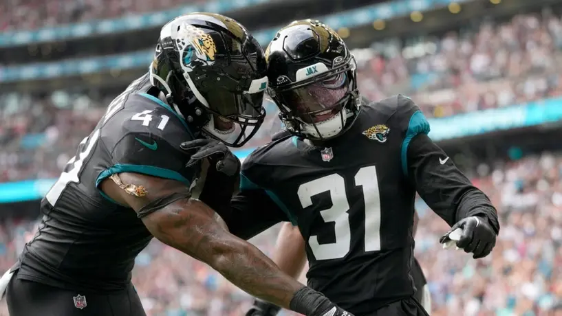 Lawrence y la defensiva de Jaguars derrotan a Falcons en partido celebrado en Londres