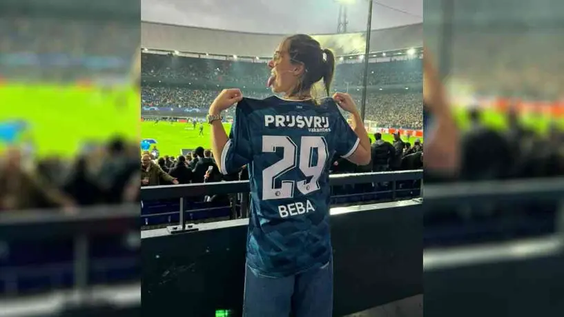 ¡Un sueño de locos! La novia de Santi Giménez vivió con locura el debut en Champions League