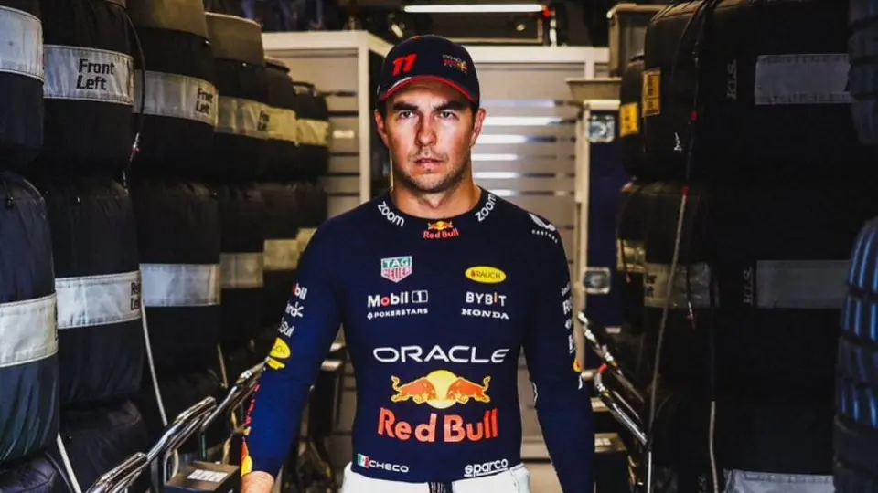 Checo Pérez es séptimo en el Power Rankings del GP de Brasil pese a gran batalla con Alonso