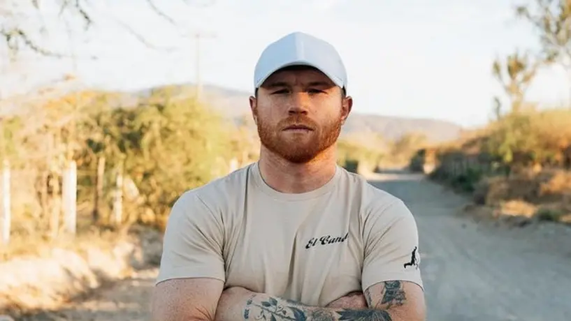 Óscar de la Hoya vuelve a criticar al ‘Canelo’ Álvarez: “Es un viejo de 33 años”