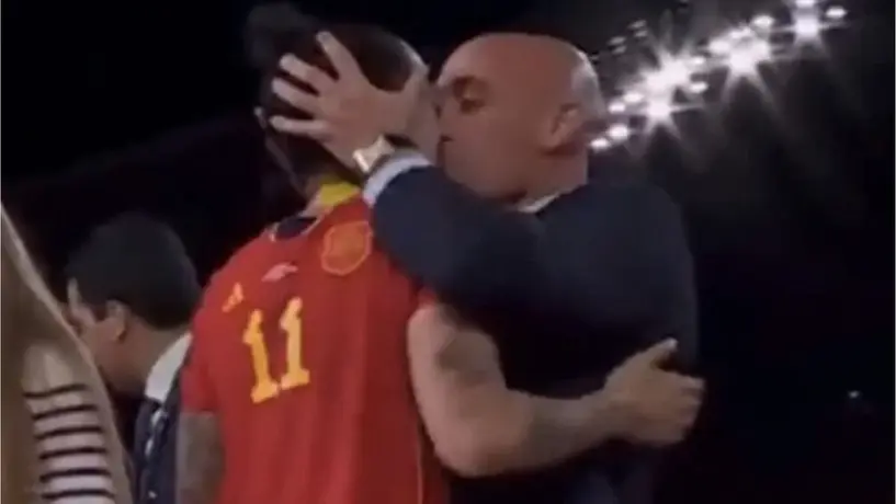 Megan Rapinoe condena beso de Luis Rubiales a Jenni Hermoso: Muestra misoginia y sexismo