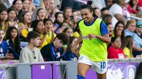 Marta Vieira, la leyenda brasileña del futbol femenino, se despide con un emotivo discurso