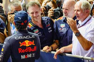 Christian Horner 'explota' contra prensa por preguntas sobre la continuidad de Checo Pérez