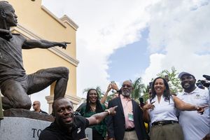 Usain Bolt: Revelan estatua de 250 mil dólares en honor al velocista en Miramar