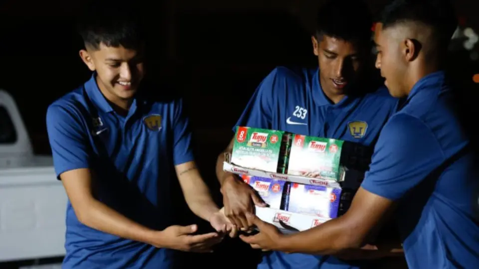 Pumas hizo entrega de víveres recolectados para damnificados por huracán Otis