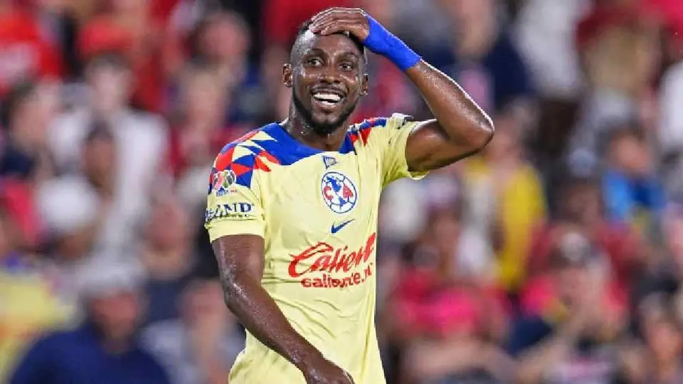 Representante de Julián Quiñones dice que el jugador no ha decidido si jugar por México o Colombia