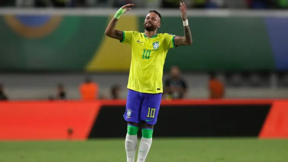 ¡Se comió a Pelé! Neymar hizo magia y casi marca el gol del año ante Bolivia