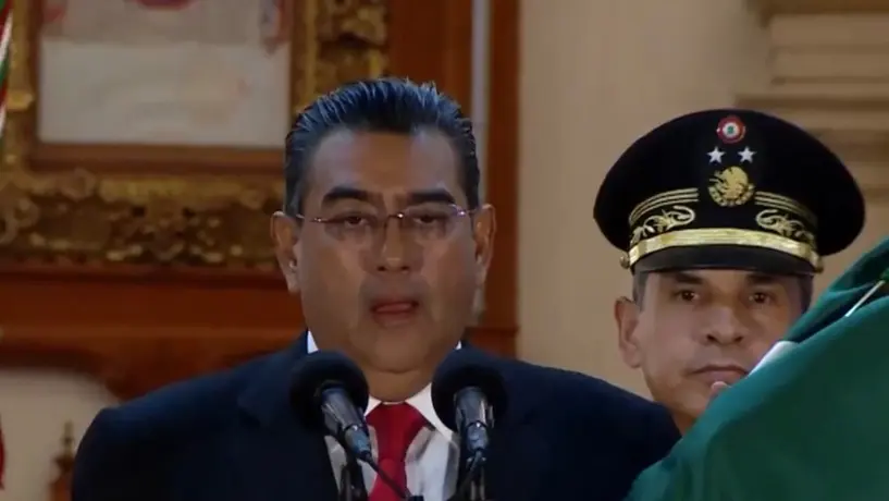 Gobernador de Puebla celebra campeonato de Pericos en Grito de Independencia