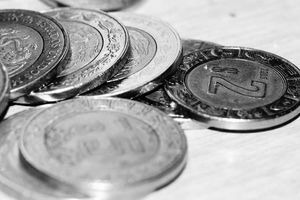 Peso mexicano registra su peor semana desde 2021 y la BMV acumuló