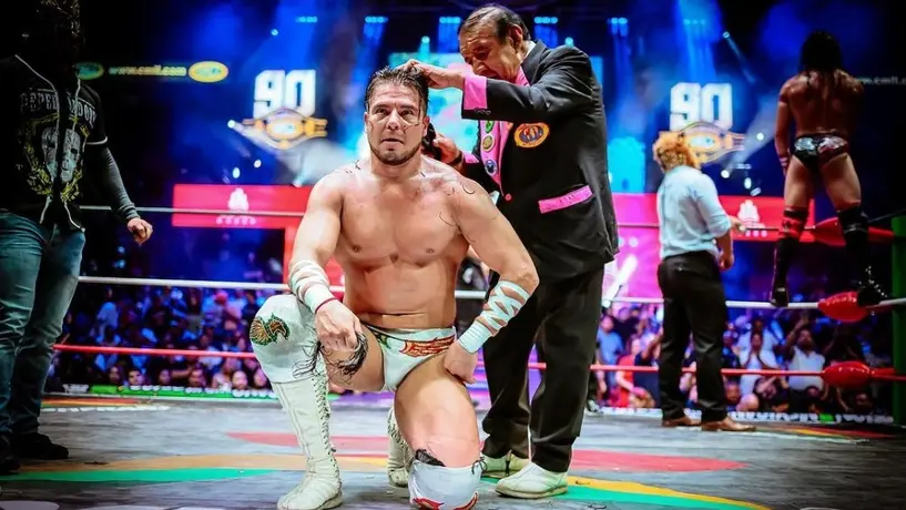Volador Jr. vence a Ángel de Oro y gana su cabellera en el 90 Aniversario del CMLL